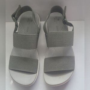 Clarks Cloudsteppers Women's Olive Green Slingback Sandals